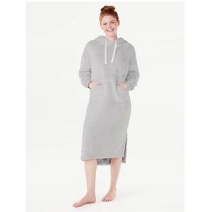 Women’s Joyspun Fuzzy Snuggie